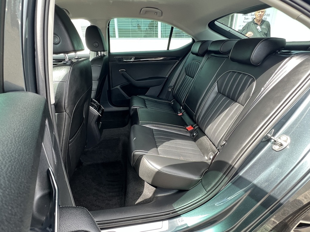 Skoda Superb 2.0 Tdi Cr Se Black #38