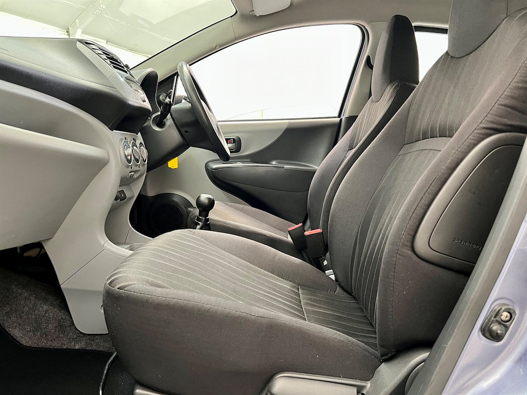 Nissan Pixo N-tec 5-Door Low Tax Low Insurance Silver #41