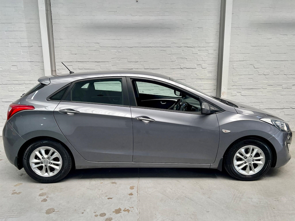 Hyundai I30 1.6 Crdi Active Euro 5 Grey #2