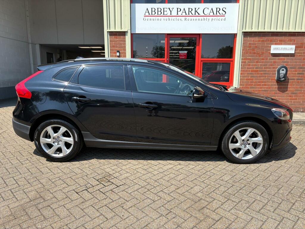 Volvo V40 Cross Country 1.6 D2 Lux Nav Euro 5 Ss Black #2