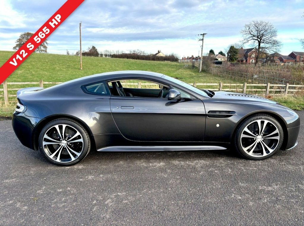 Aston Martin Vantage 5.9L S V12 Grey