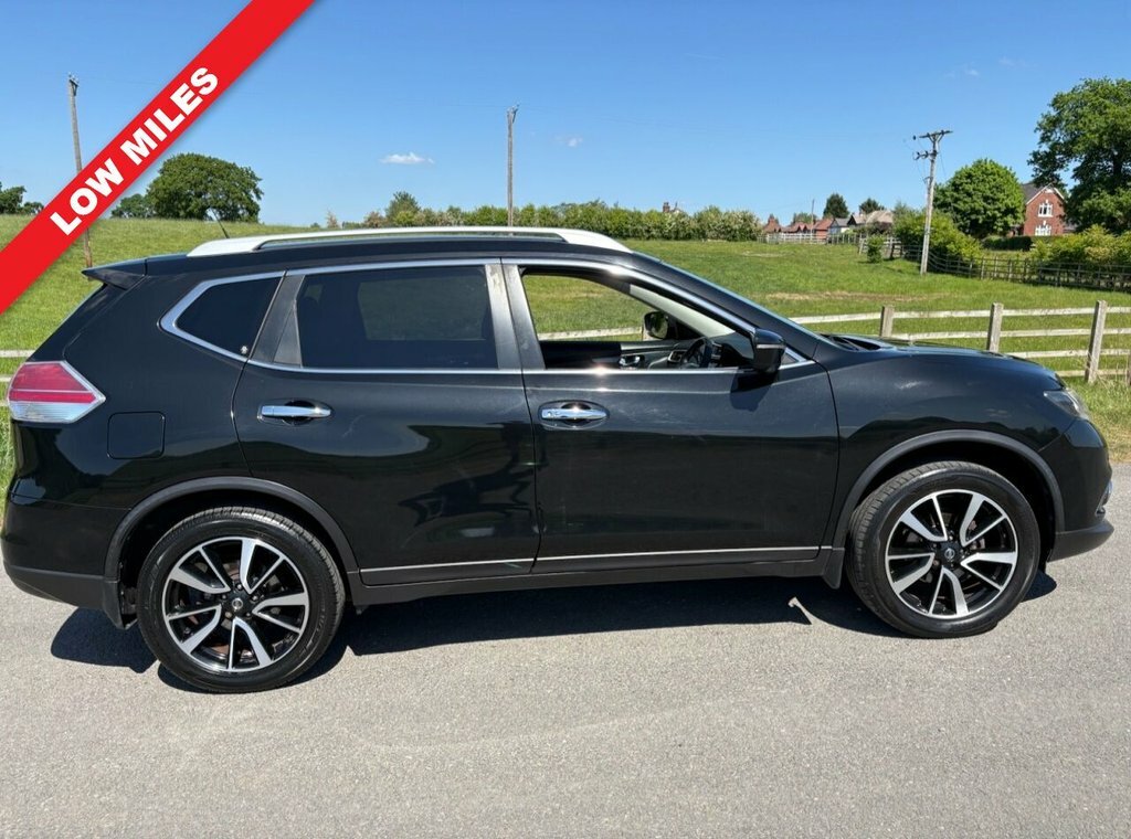 Nissan X-Trail 1.6L N-tec Black