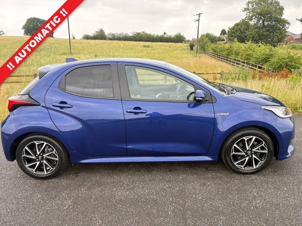Toyota Yaris 1.5L Design Blue