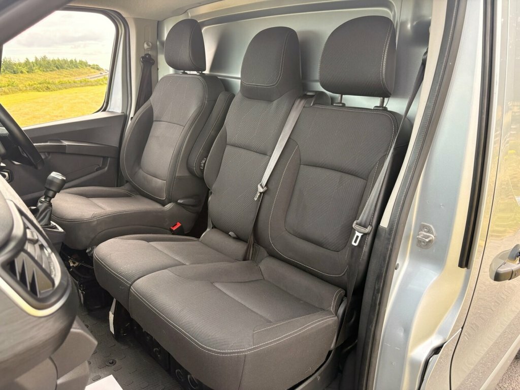 Renault Trafic Sl28 Dci 130 Business Plus Swb Low Roof 20389 White #15