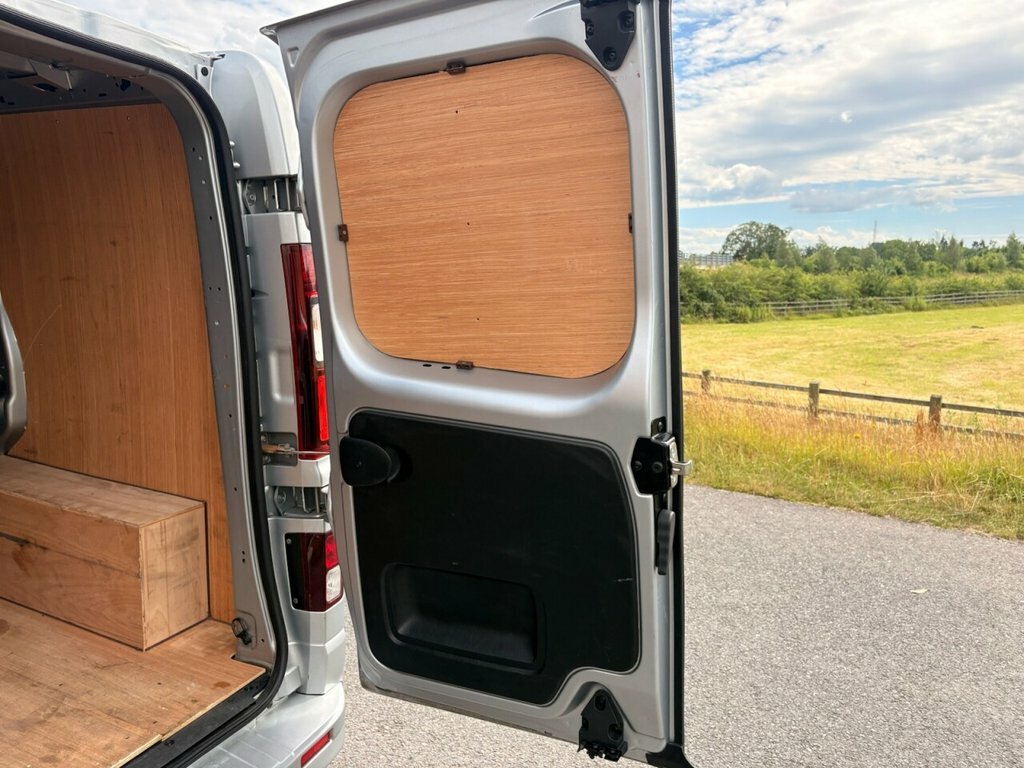 Renault Trafic Sl28 Dci 130 Business Plus Swb Low Roof 20389 White #20