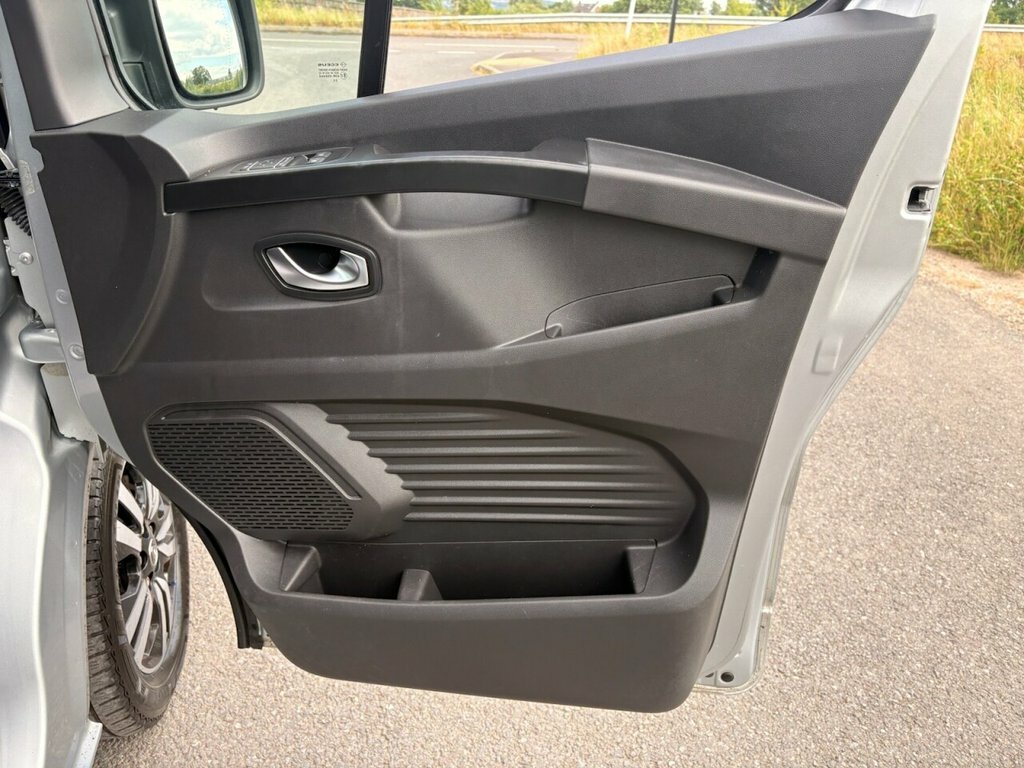 Renault Trafic Sl28 Dci 130 Business Plus Swb Low Roof 20389 White #16