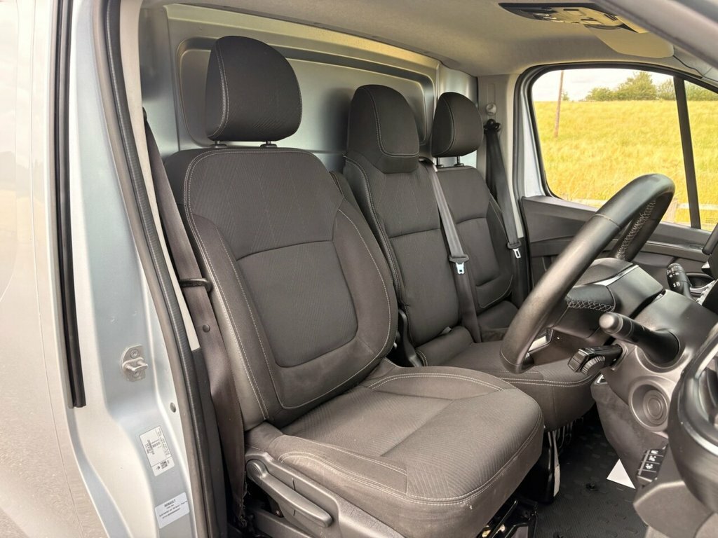 Renault Trafic Sl28 Dci 130 Business Plus Swb Low Roof 20389 White #18