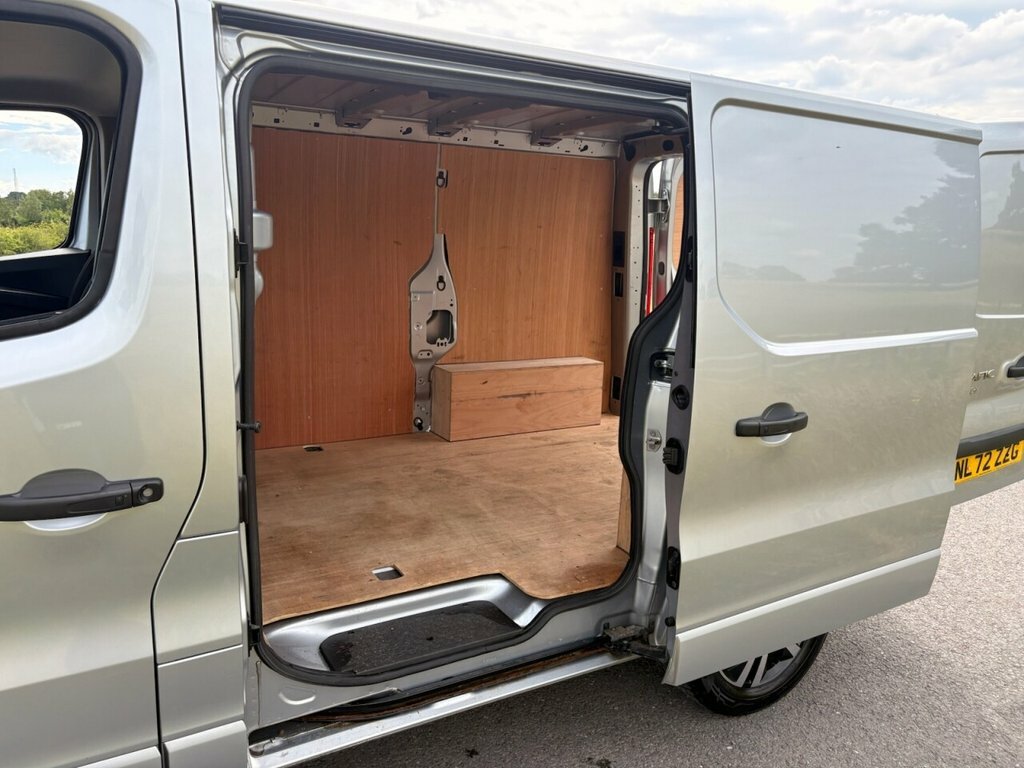 Renault Trafic Sl28 Dci 130 Business Plus Swb Low Roof 20389 White #22