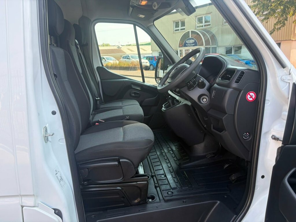 Nissan InterStar 2.3L Tekna White #2