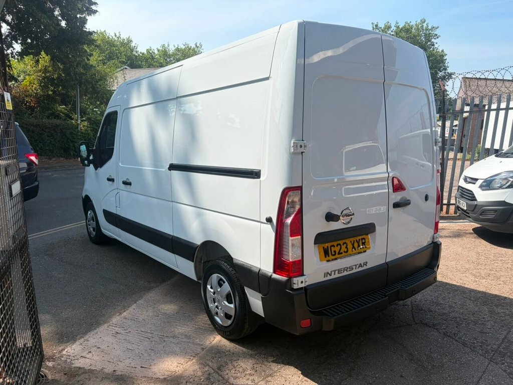 Nissan InterStar 2.3L Tekna White #4