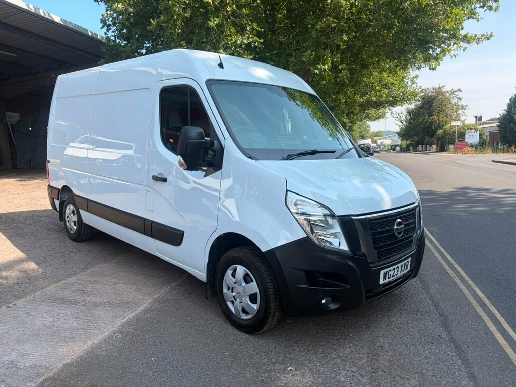 Nissan InterStar 2.3L Tekna White