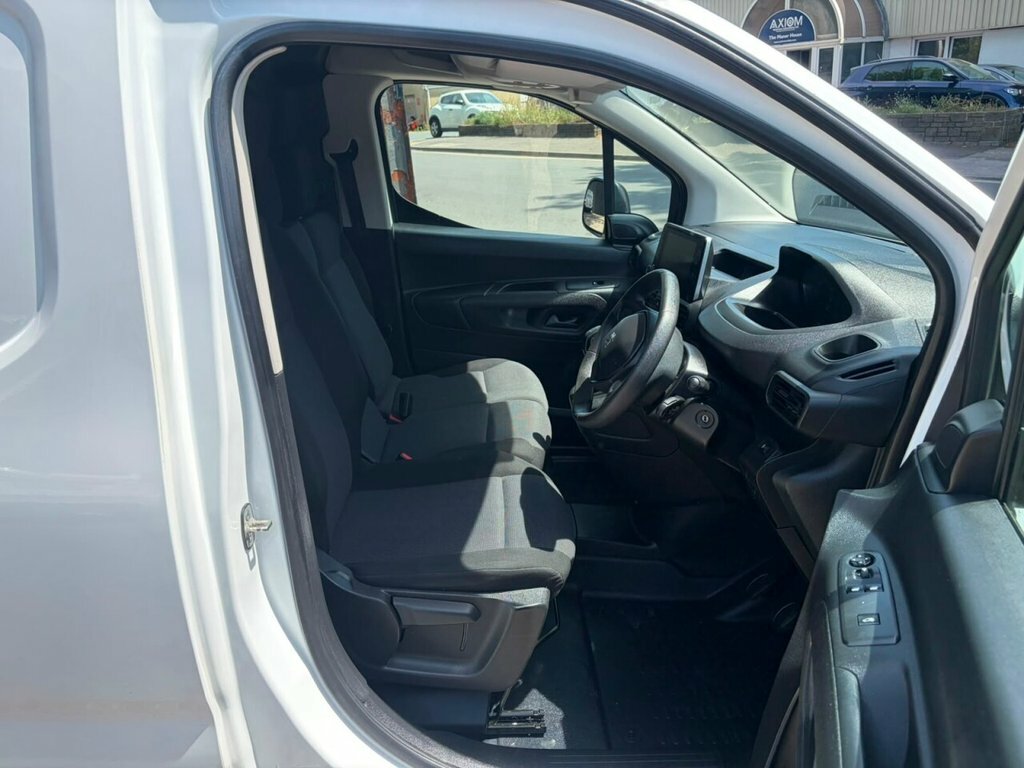 Peugeot Partner 1.5L Professional White #2