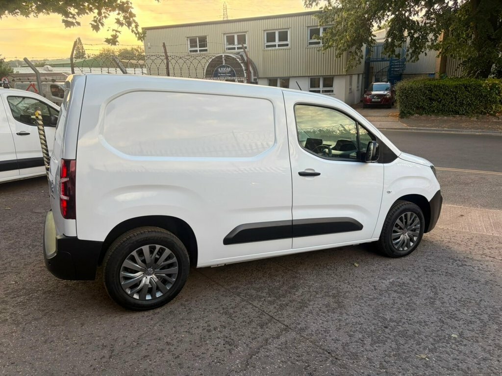 Peugeot Partner 1.5L Professional Premium White #5