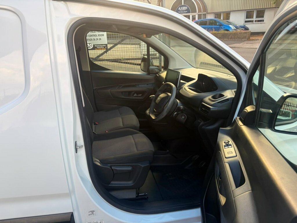 Peugeot Partner 1.5L Professional Premium White #2