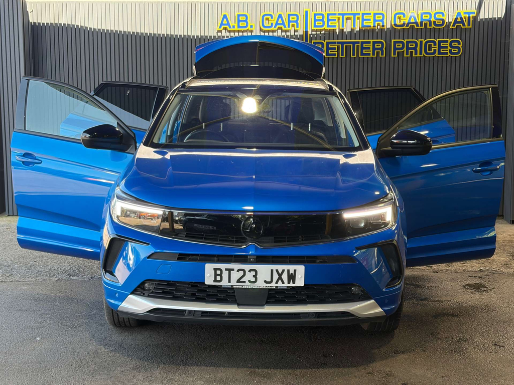 Vauxhall Grandland Petrol BT23JXW #2