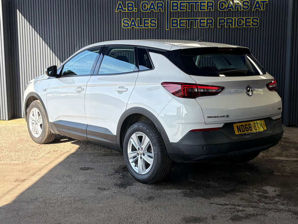 Vauxhall Grandland X Se Ss White #3