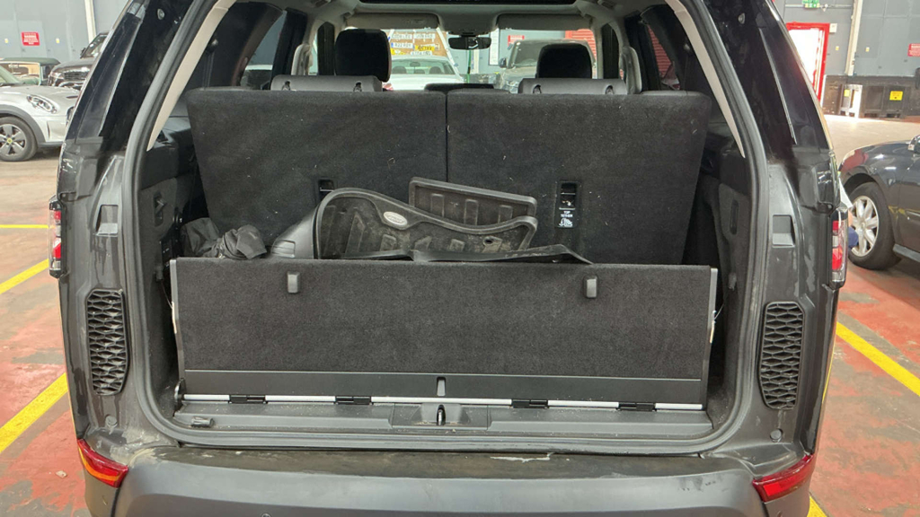 Land Rover Discovery Diesel Black #9