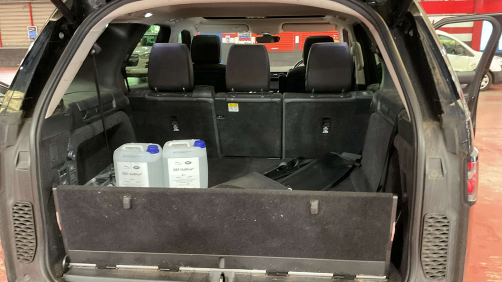 Land Rover Discovery 2.0 Si4 Hse Grey #9