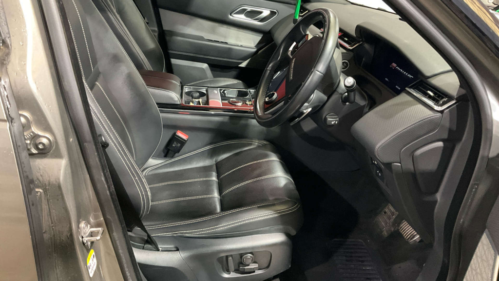 Land Rover Range Rover Velar 3.0 D300 R-dynamic Hse Black #5