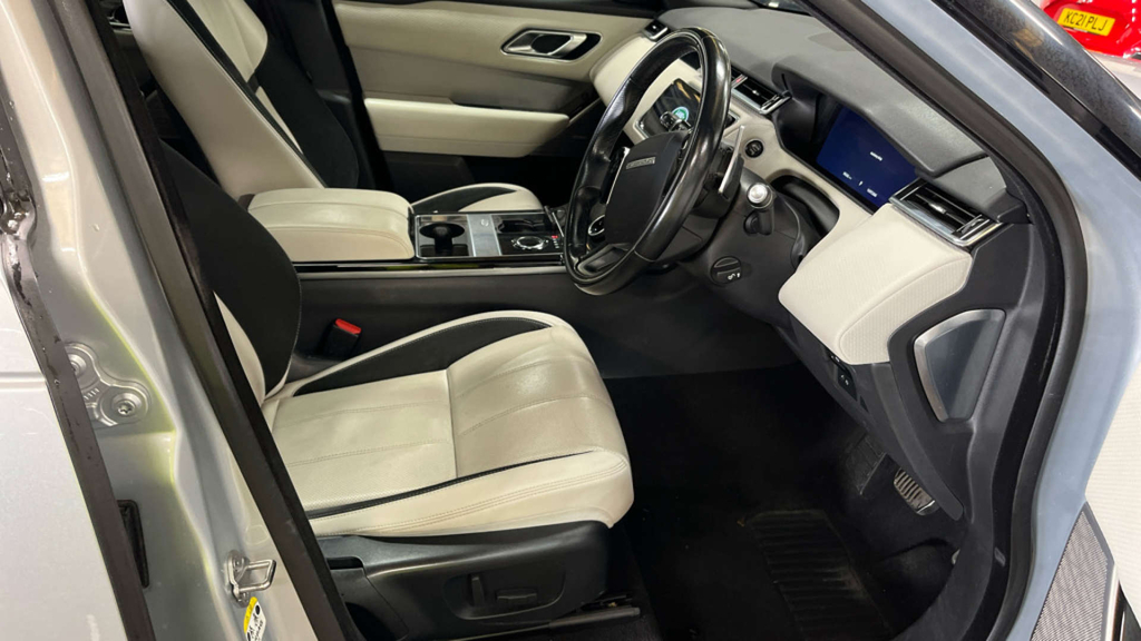 Land Rover Range Rover Velar 3.0 D300 R-dynamic Hse Black #5