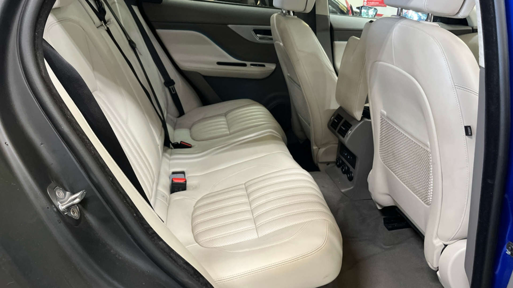 Jaguar F-Pace Diesel #6