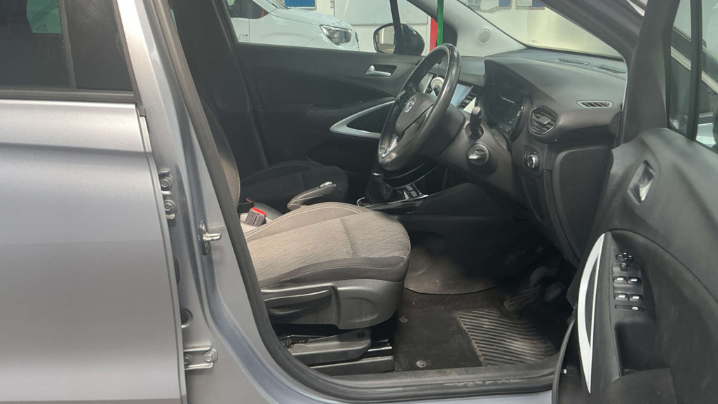 Vauxhall Crossland X Petrol #5