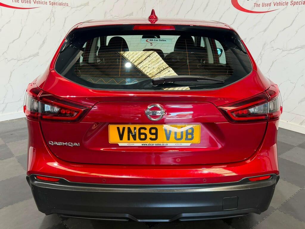 Nissan Qashqai 1.3 Dig-t Acenta Premium Euro 6 Ss Red #3