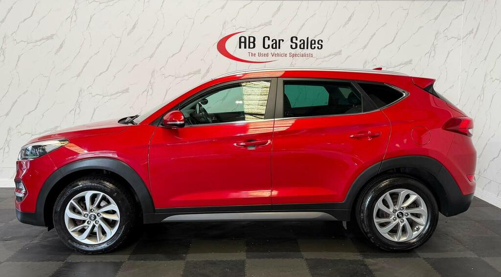 Hyundai Tucson 1.7 Crdi Blue Drive Premium Euro 6 Ss Red #4