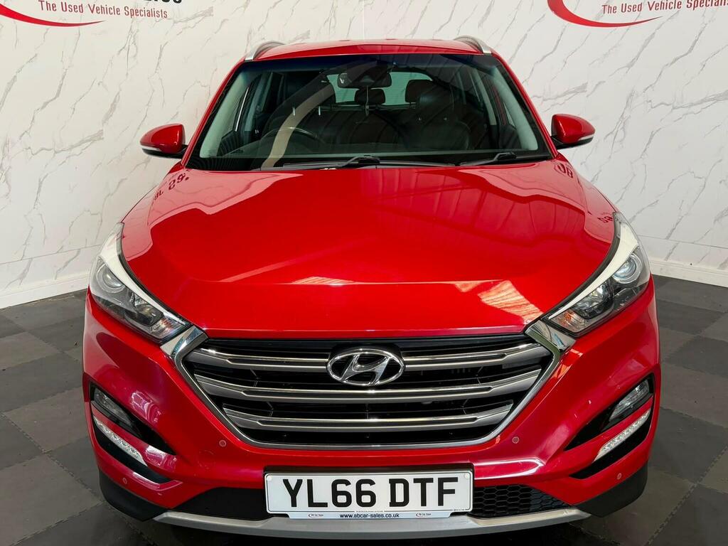 Hyundai Tucson 1.7 Crdi Blue Drive Premium Euro 6 Ss Red #2