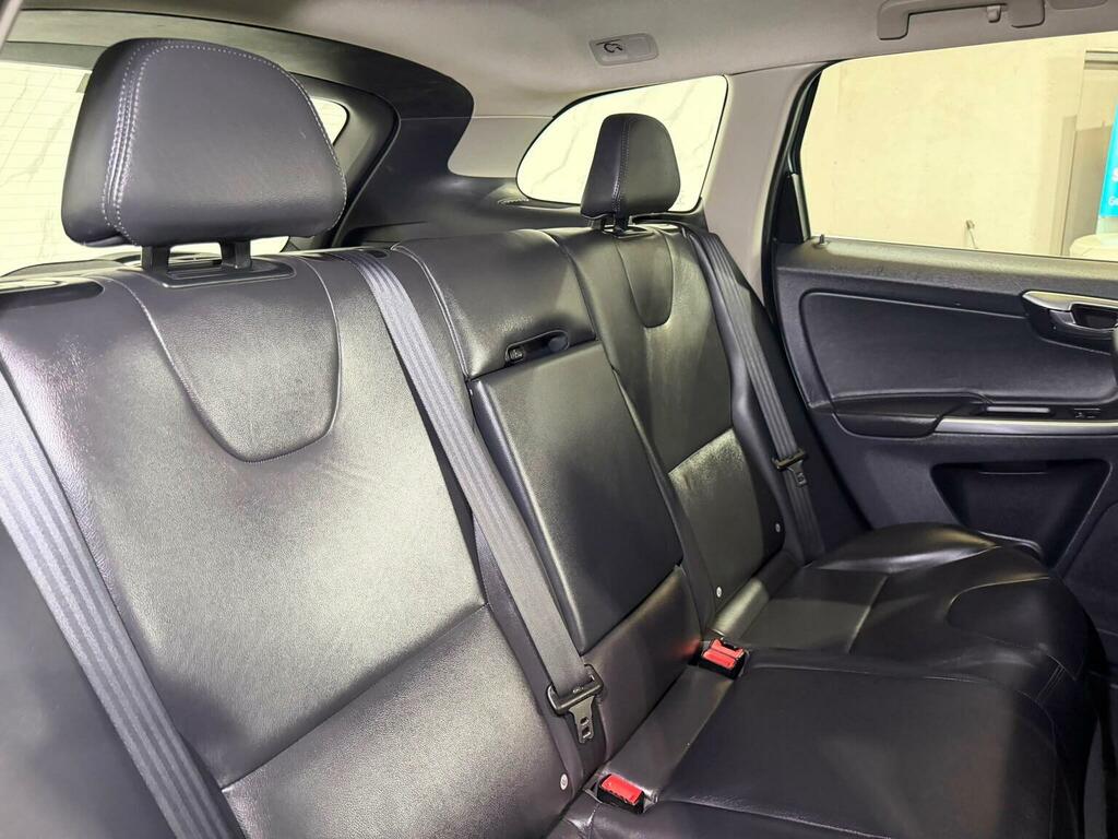 Volvo XC60 D4awd R-design Grey #13
