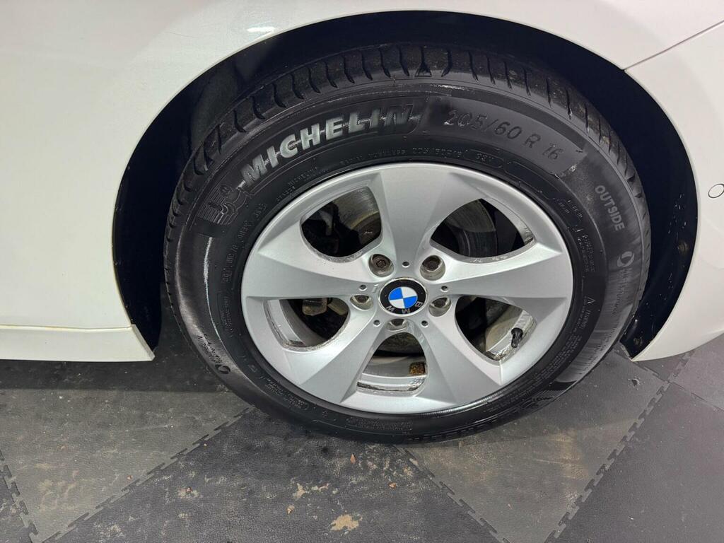 BMW 3 Series 318D Se White #24