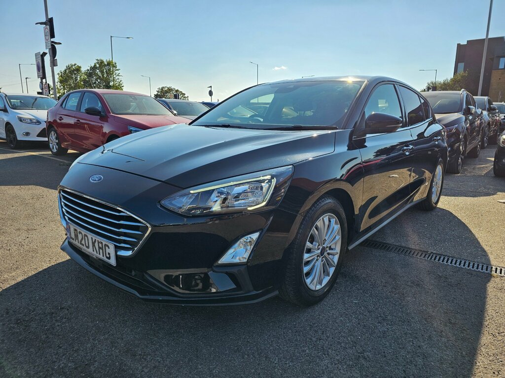 Ford Focus 1.0T Ecoboost Titanium Hatchback E Black #4