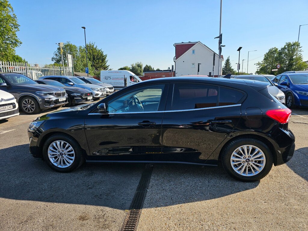 Ford Focus 1.0T Ecoboost Titanium Hatchback E Black #6