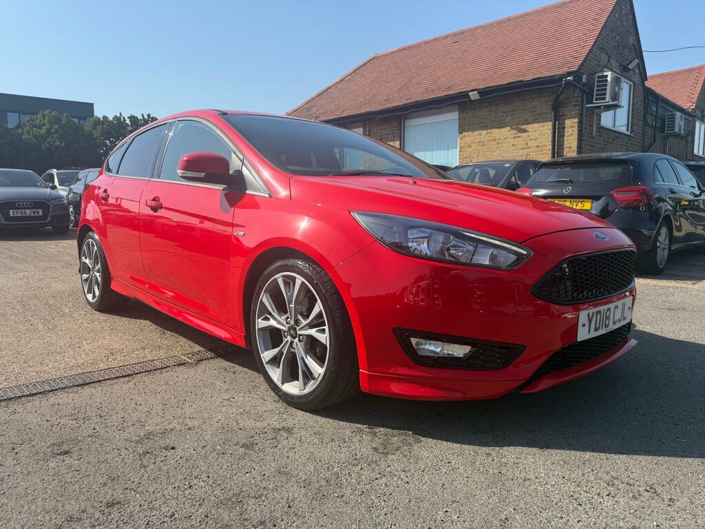 Ford Focus 1.0T Ecoboost St-line Hatchback Red #3