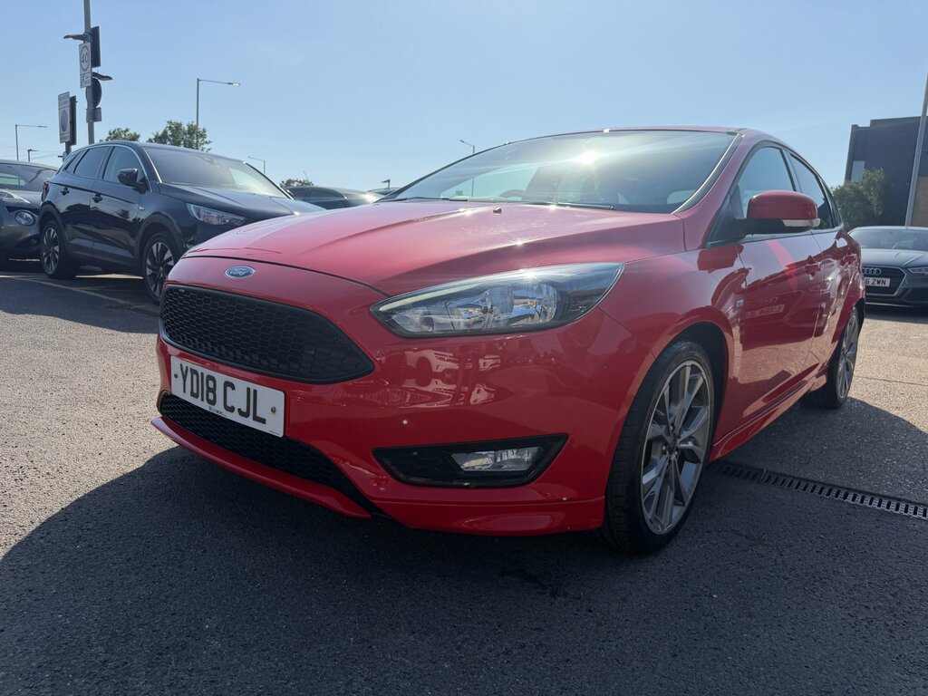 Ford Focus 1.0T Ecoboost St-line Hatchback Red #5