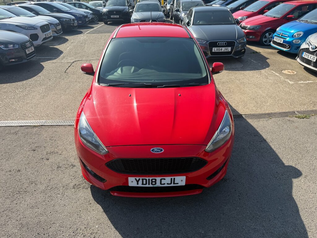 Ford Focus 1.0T Ecoboost St-line Hatchback Red #6