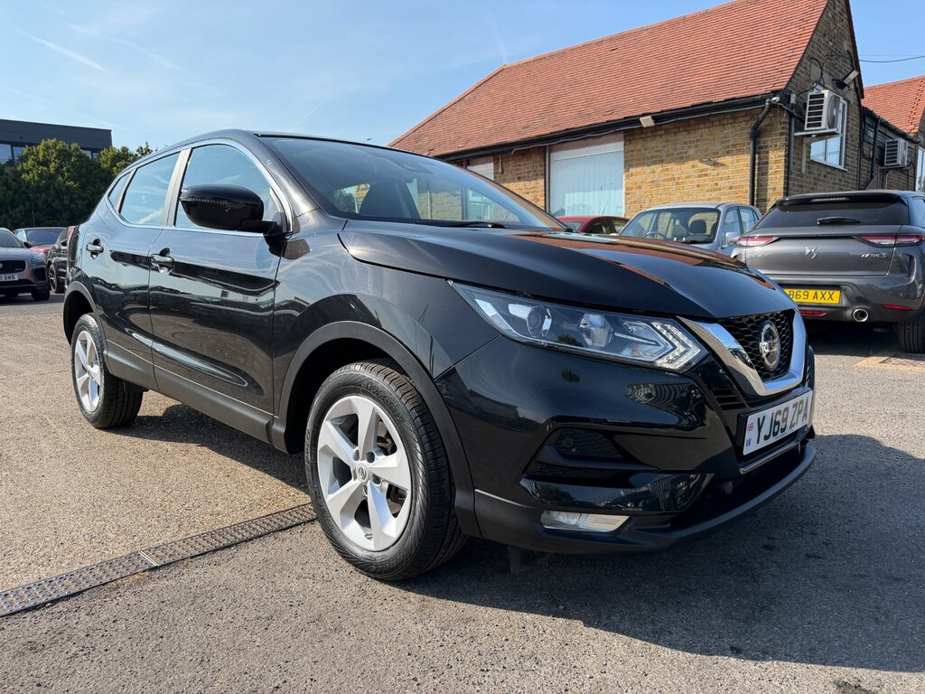 Nissan Qashqai 1.3 Dig-t Acenta Premium Suv Dct E YJ69ZPA Black #3