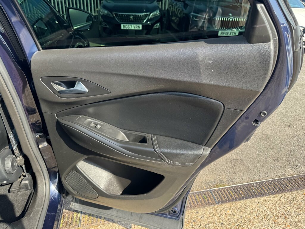Vauxhall Grandland X 1.5 Turbo D Blueinjection Sport Nav Suv Grey #45