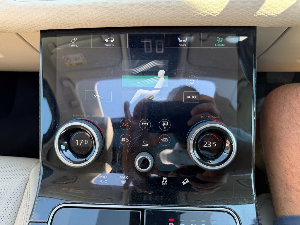 Land Rover Range Rover Velar R-dynamic Hse White #24