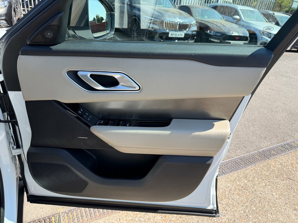 Land Rover Range Rover Velar R-dynamic Hse White #50
