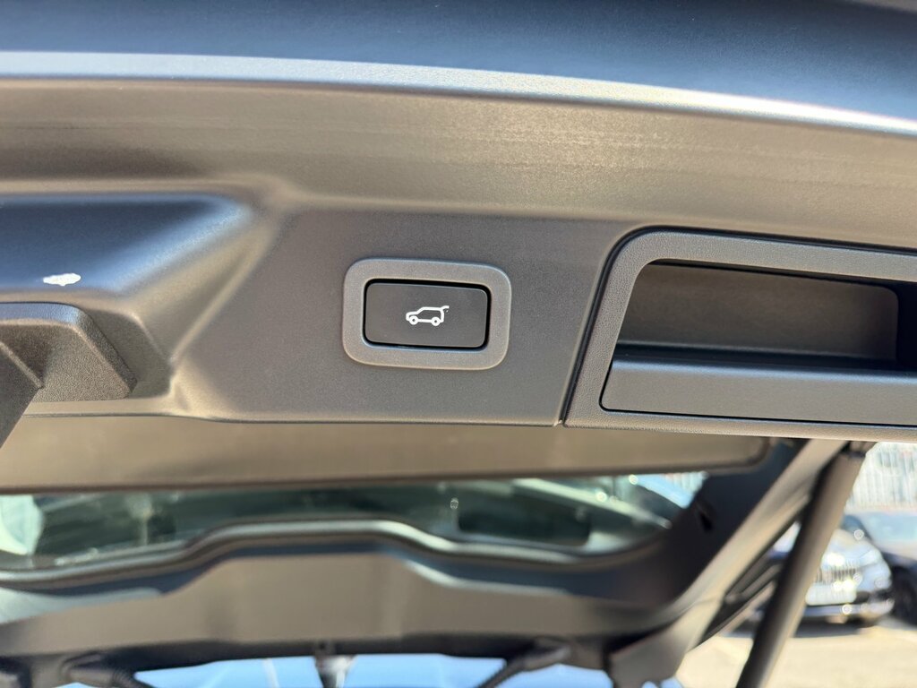 Land Rover Range Rover Velar R-dynamic Hse White #56
