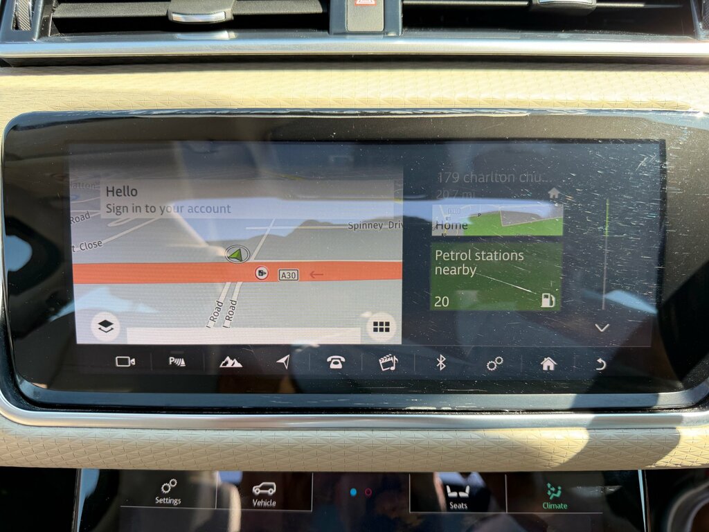Land Rover Range Rover Velar R-dynamic Hse White #29