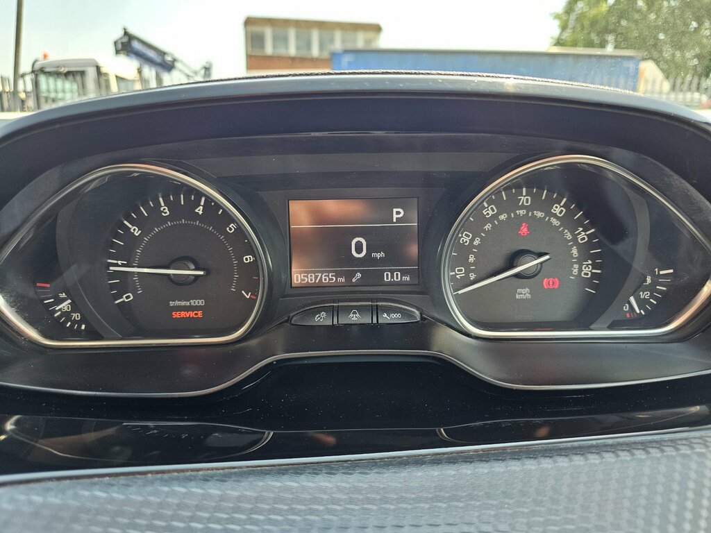 Peugeot 2008 Puretech Active Red #36
