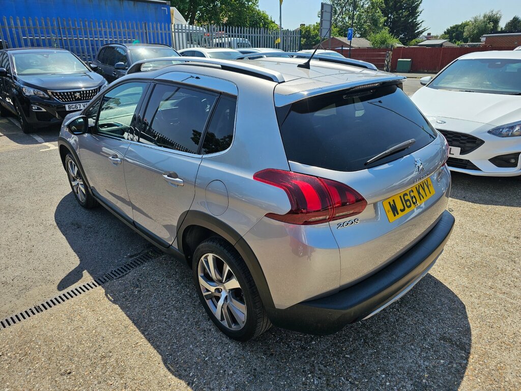 Peugeot 2008 Puretech Active Red #9