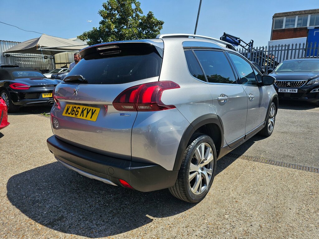 Peugeot 2008 Puretech Active Red #16