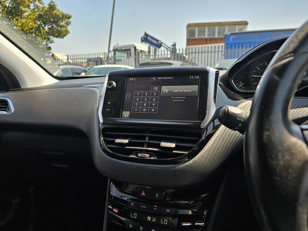 Peugeot 2008 Puretech Active Red #37