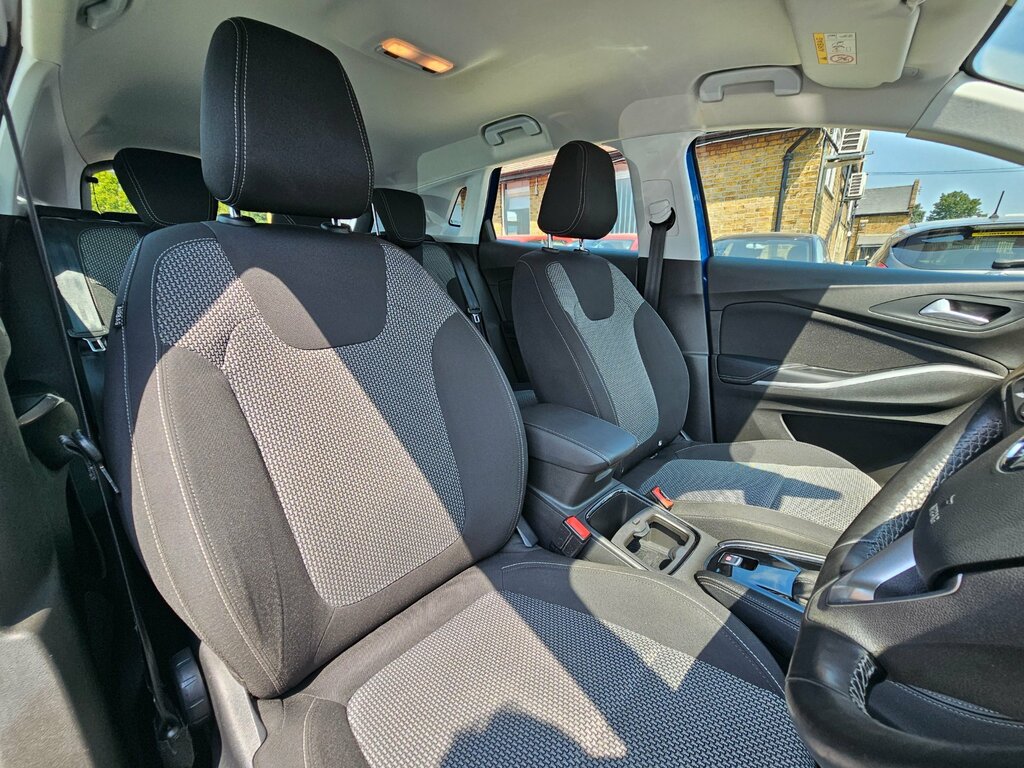 Vauxhall Grandland X  Black #32
