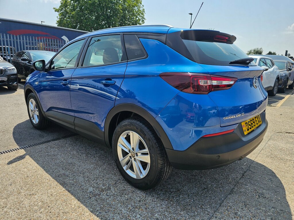 Vauxhall Grandland X  Black #8
