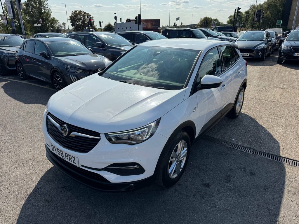 Vauxhall Grandland X 1.5 Turbo D Blueinjection Se Suv 8 White