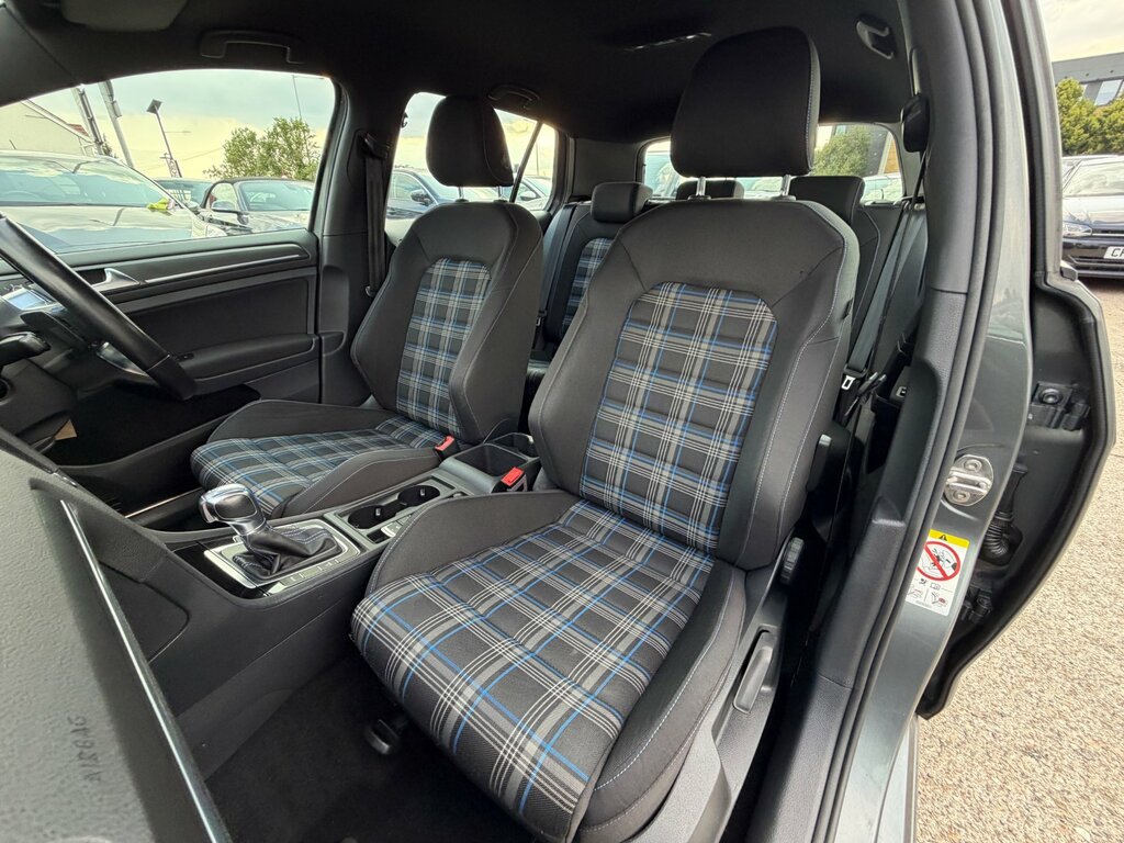 Volkswagen e-Golf 35.8Kwh E-golf Hatchback 136 Ps Grey #46